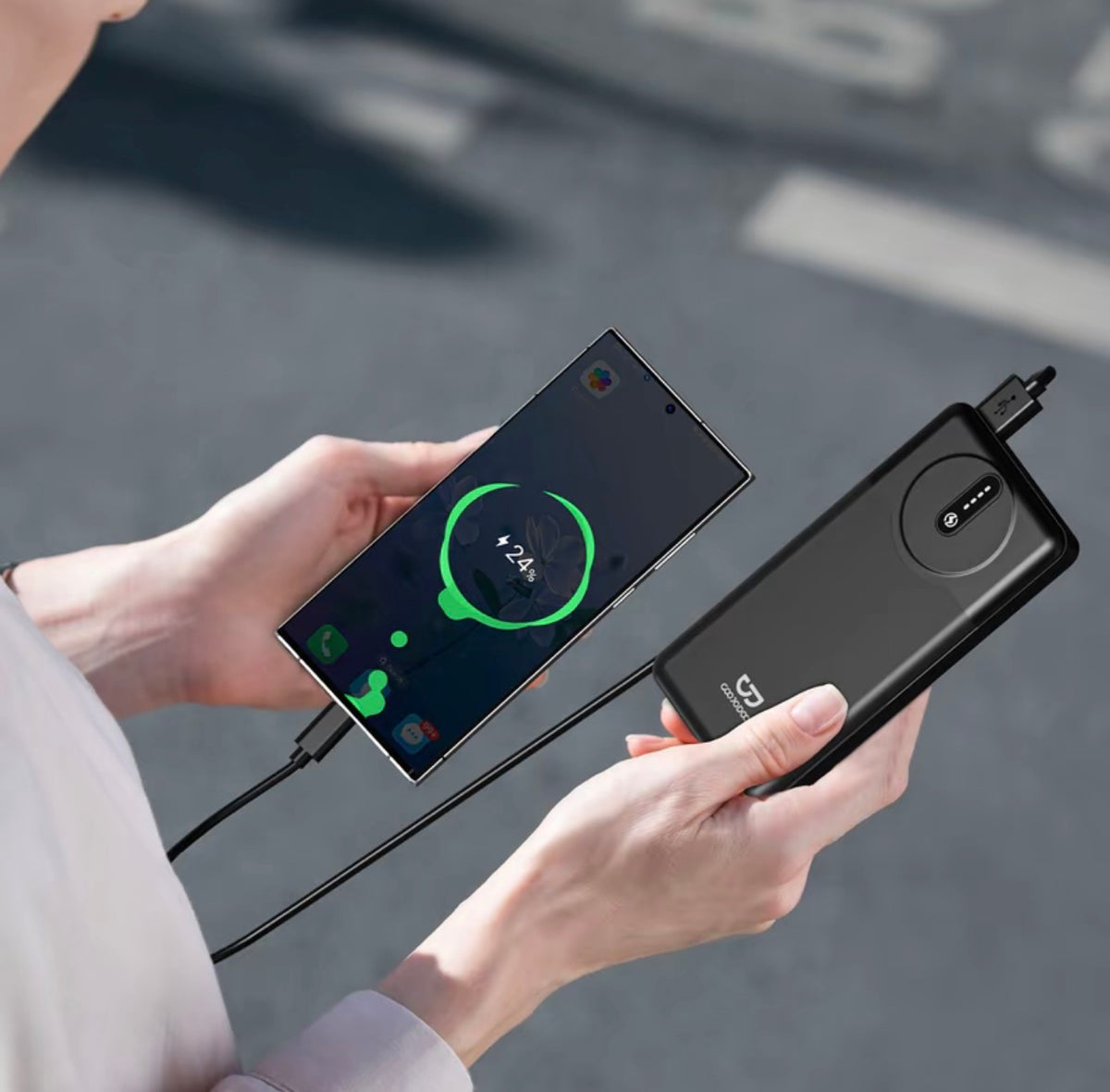 GOOJODOQ AD4034 batterie externe de 10 000 mAh avec charge rapide sans fil, portable et légère, avec lumière indicateur, universellement compatible avec iPhone et appareils iOS, sûre et fiable